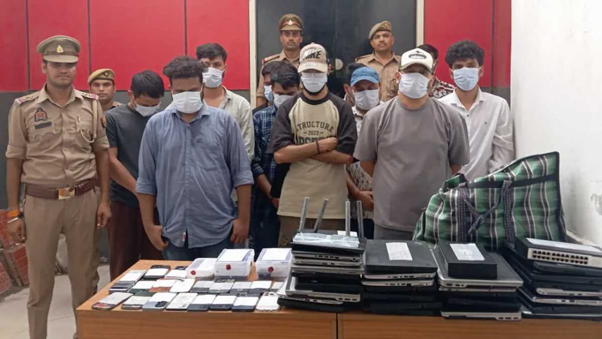 अमेरिकी नागरिकों से धोखाधड़ी करने वाले 15 गिरफ्तार